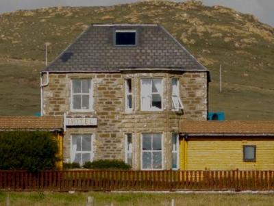 Baltasound Hotel, Hotel